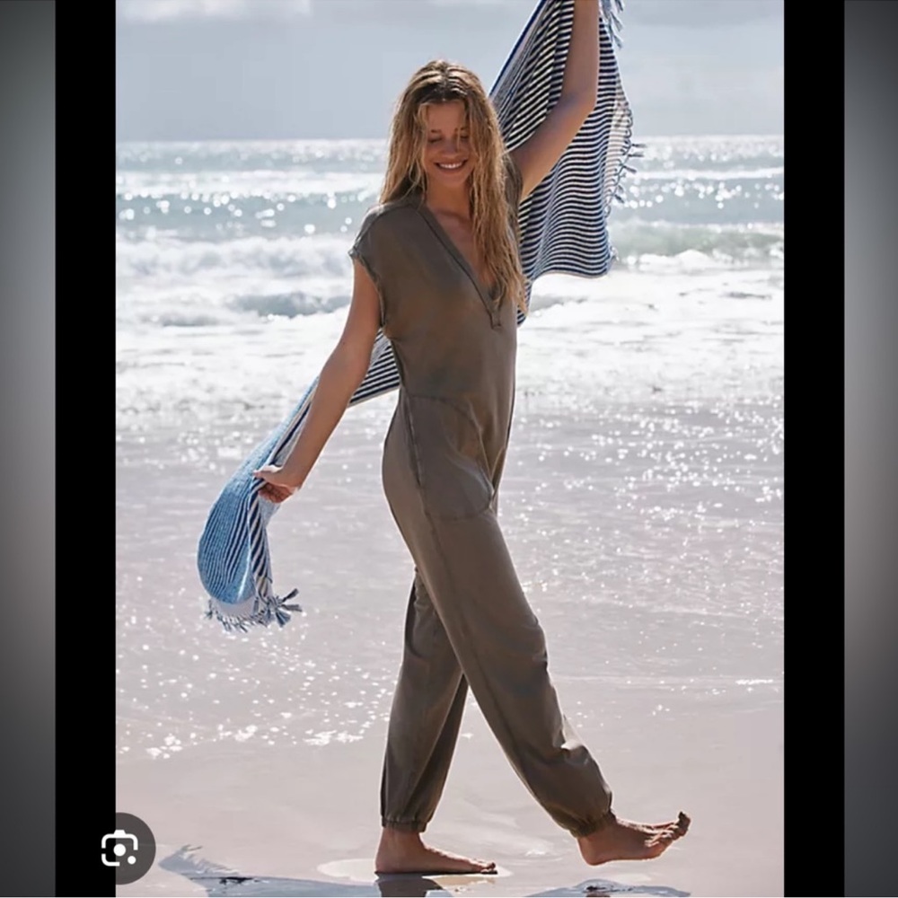 Free people vneck onsie XS